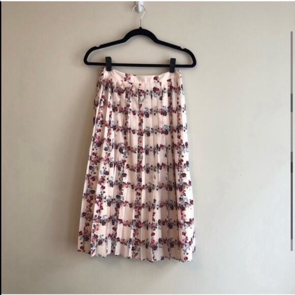 Endless Rose Floral Pleated Skirt - Picture 8 of 9